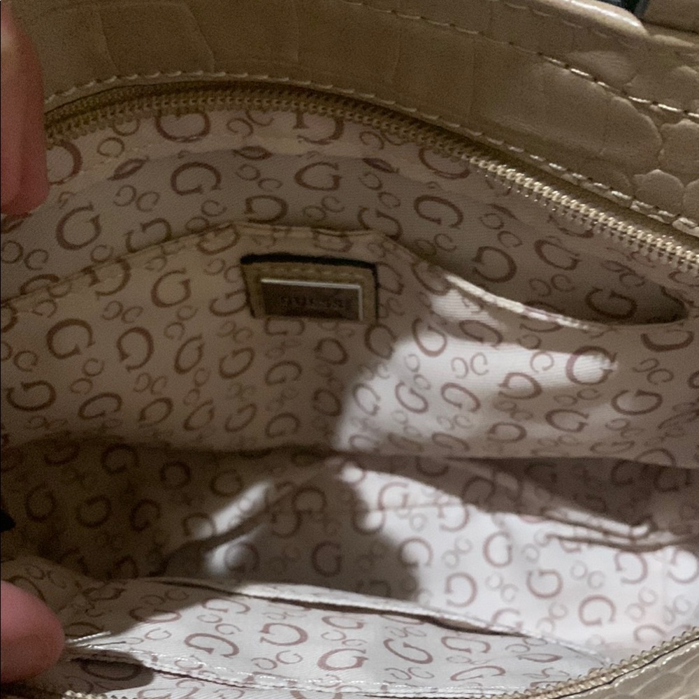 Guess Tan Crossbody Bag with Croc-Embossed Design NWOT - Picture 5 of 11